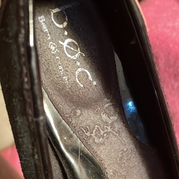 Flats - Picture 7 of 8